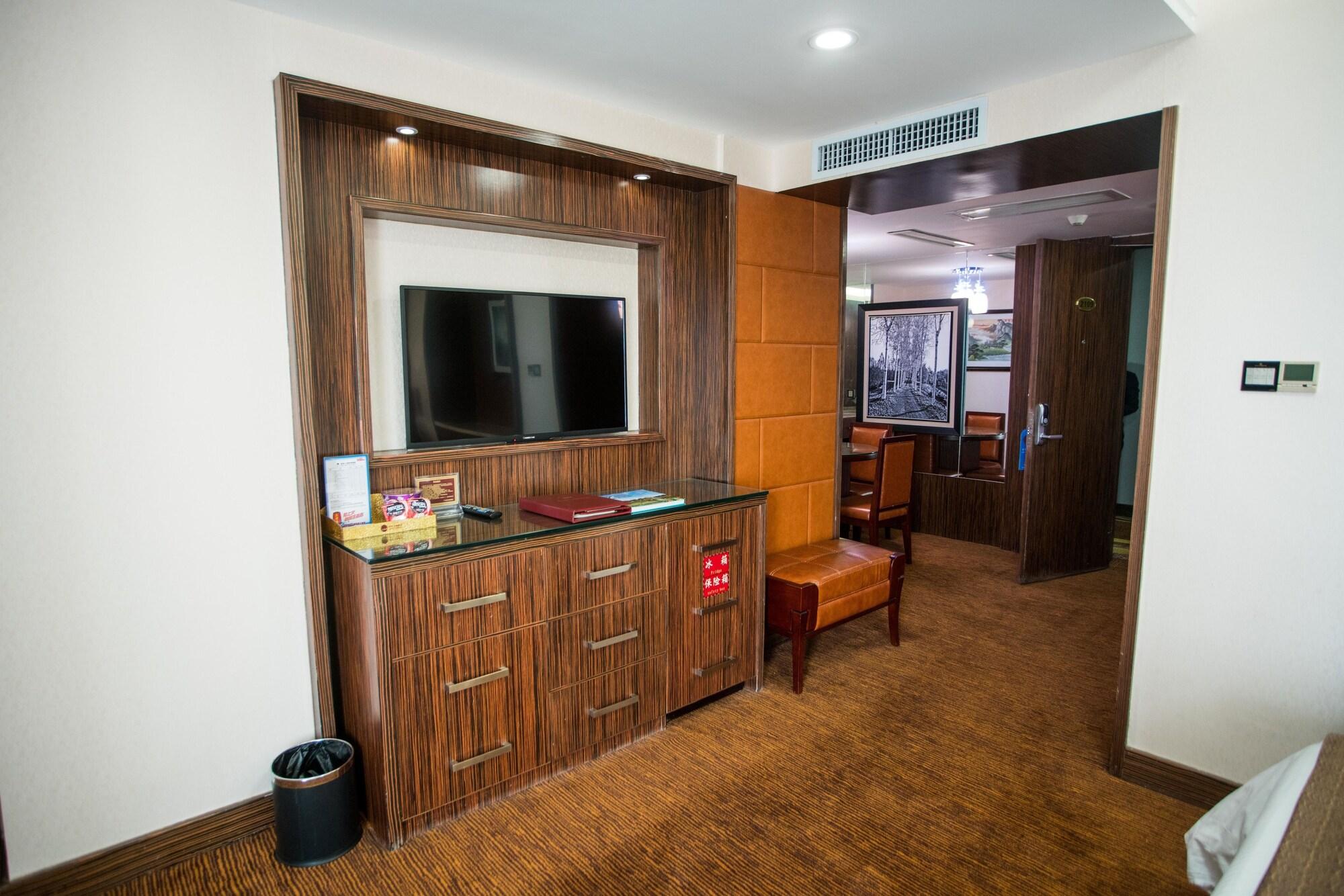 Nanyang King'S Gate Hotel--Free Shuttle Service To Canton Fair Exterior photo