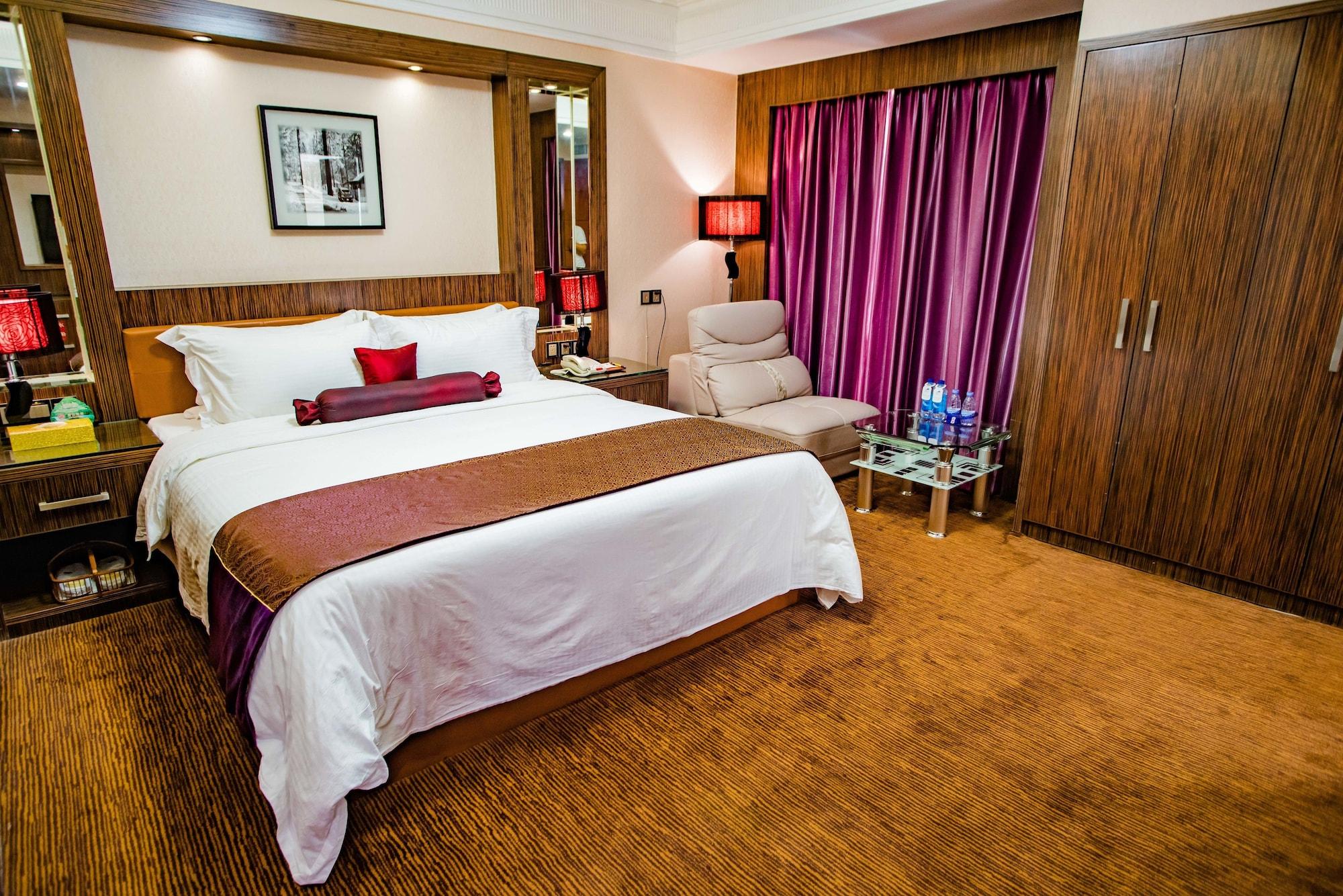 Nanyang King'S Gate Hotel--Free Shuttle Service To Canton Fair Exterior photo