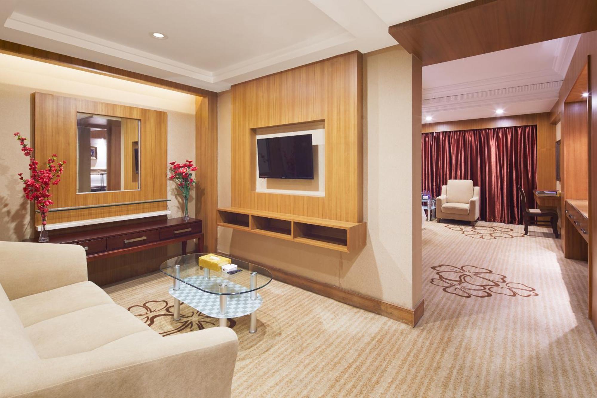 Nanyang King'S Gate Hotel--Free Shuttle Service To Canton Fair Exterior photo